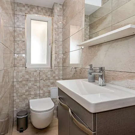 Dvori Matanovi Donji Proložac