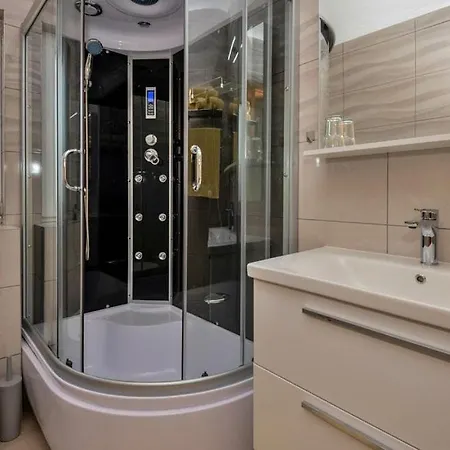 Dvori Matanovi Donji Proložac